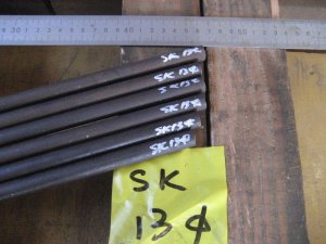 画像1: SK3黒皮丸棒　直径13mm×長さ300mm＝1本 (1)