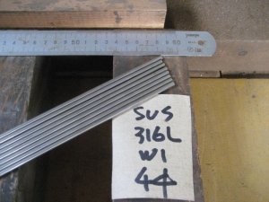 画像1: SUS316L（W１）　直径4mm×定尺２m=1本、定尺2mを二等分切断 (1)